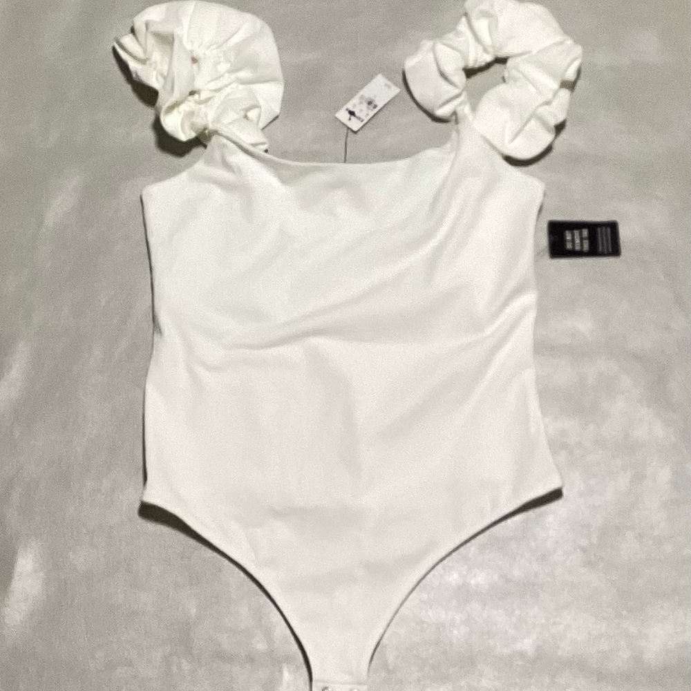 Express Bodysuit with Ruffle Sleeves
